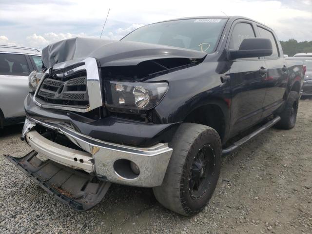 5TFEY5F16BX111335 - 2011 TOYOTA TUNDRA CRE BLACK photo 2