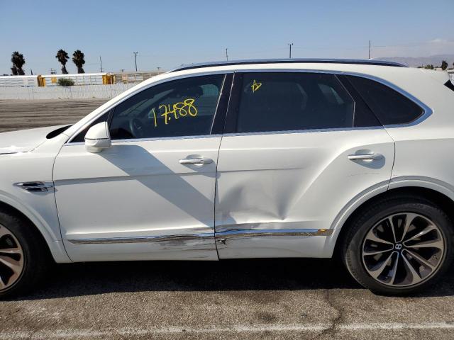 SJAAM4ZV7KC024927 - 2019 BENTLEY BENTAYGA WHITE photo 9