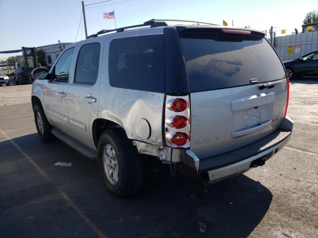 1GKUCAE08AR216798 - 2010 GMC YUKON SLE SILVER photo 3