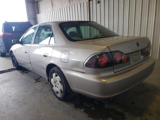 1HGCG1647WA006004 - 1998 HONDA ACCORD LX BEIGE photo 3