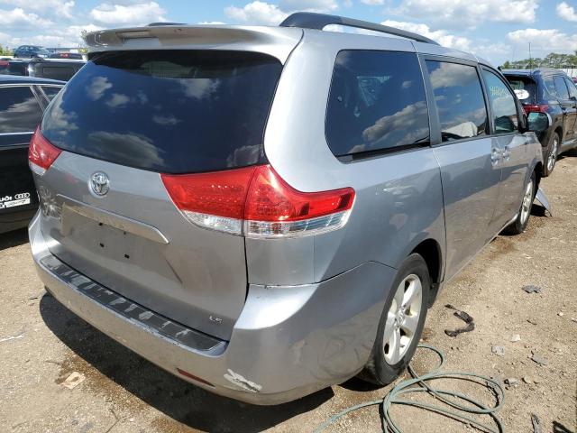 5TDKK3DC2CS242914 - 2012 TOYOTA SIENNA LE SILVER photo 4