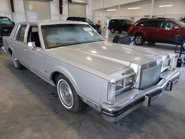 1LNBP96F3EY684485 - 1984 LINCOLN TOWN CAR SILVER photo 1