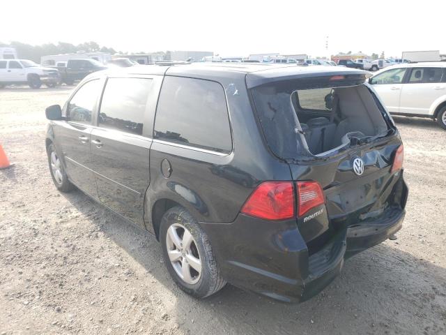 2V4RW3D1XAR242592 - 2010 VOLKSWAGEN ROUTAN SE BLACK photo 3