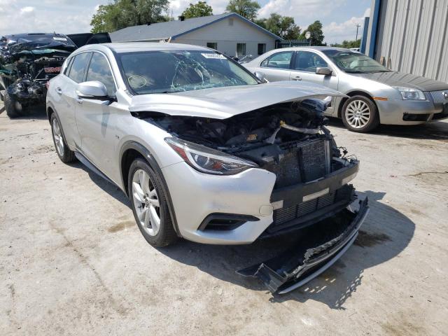 SJKCH5CP1JA056887 - 2018 INFINITI QX30 BASE SILVER photo 1