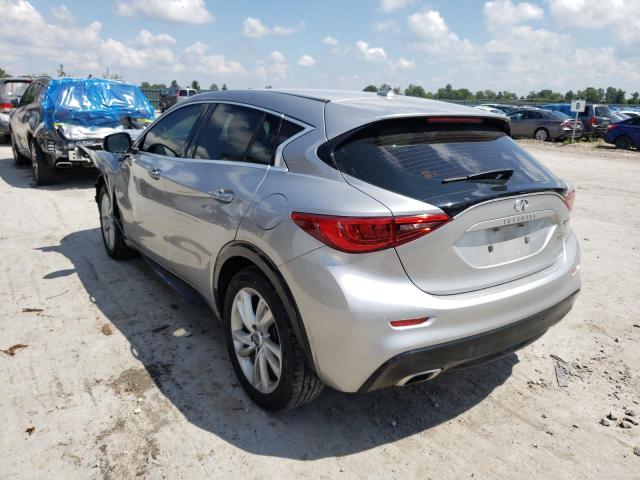 SJKCH5CP1JA056887 - 2018 INFINITI QX30 BASE SILVER photo 3