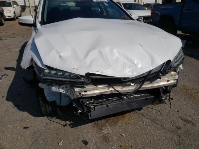 19UUB3F72GA000671 - 2016 ACURA TLX ADVANC WHITE photo 9