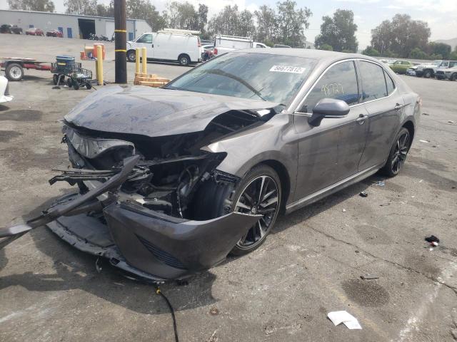 4T1B61HK5KU737947 - 2019 TOYOTA CAMRY XSE GRAY photo 2