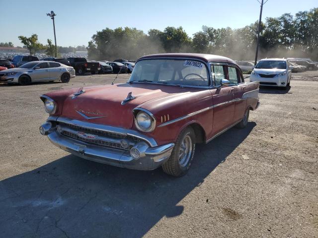 VC57N157509 - 1957 CHEVROLET BEL AIR RED photo 2