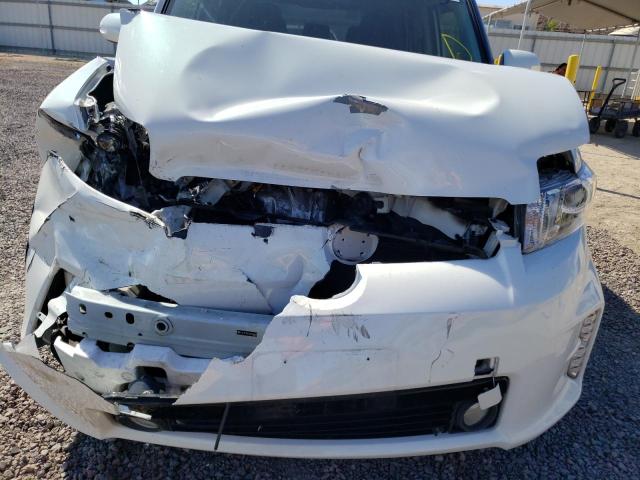 JTLZE4FE0EJ059588 - 2014 TOYOTA SCION XB თეთრი ფოტო 9