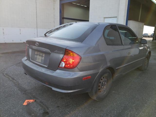 KMHCG35C45U342009 - 2005 HYUNDAI ACCENT GRAY photo 4