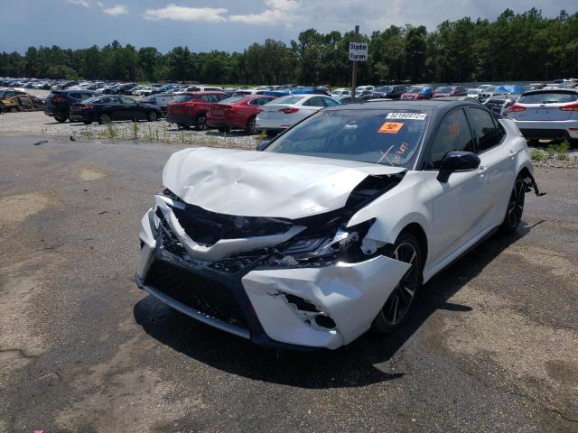 4T1B61HK2KU233808 - 2019 TOYOTA CAMRY XSE WHITE photo 2