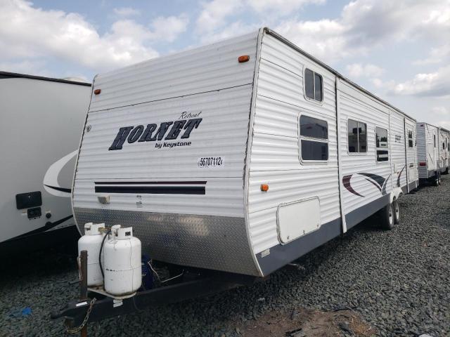 4YDT38B265E317743 - 2005 KEYSTONE HORNET WHITE photo 2