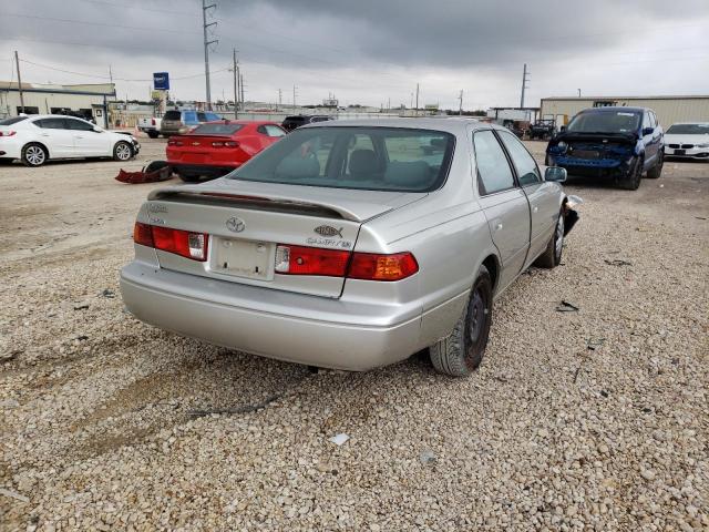 JT2BG22K7Y0413326 - 2000 TOYOTA CAMRY CE SILVER photo 4