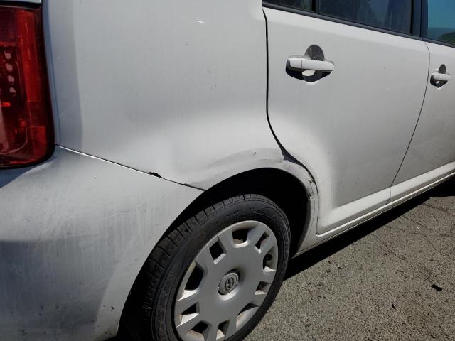 JTLZE4FE1A1102605 - 2010 TOYOTA SCION XB Weiß Foto 9