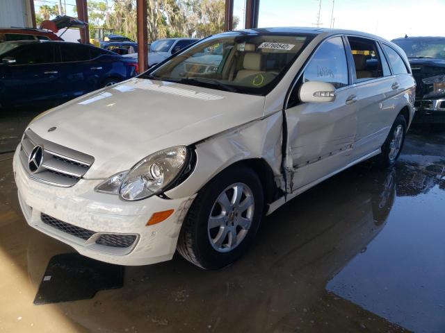 4JGCB65E17A057340 - 2007 MERCEDES-BENZ R 350 WHITE photo 2