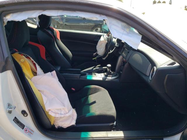 JF1ZNAA1XF8711209 - 2015 TOYOTA SCION FR-S WHITE photo 5