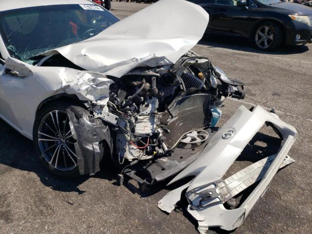 JF1ZNAA1XF8711209 - 2015 TOYOTA SCION FR-S WHITE photo 9