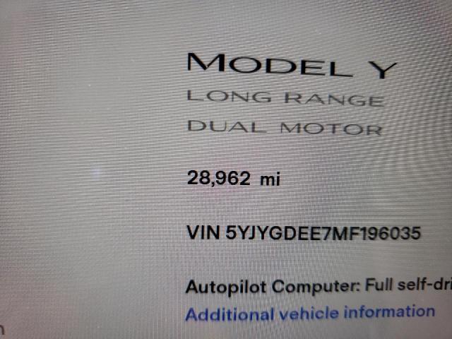 5YJYGDEE7MF196035 - 2021 TESLA MODEL Y Bleu photo 8