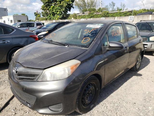 JTDKTUD36DD566884 - 2013 TOYOTA YARIS GRAY photo 2