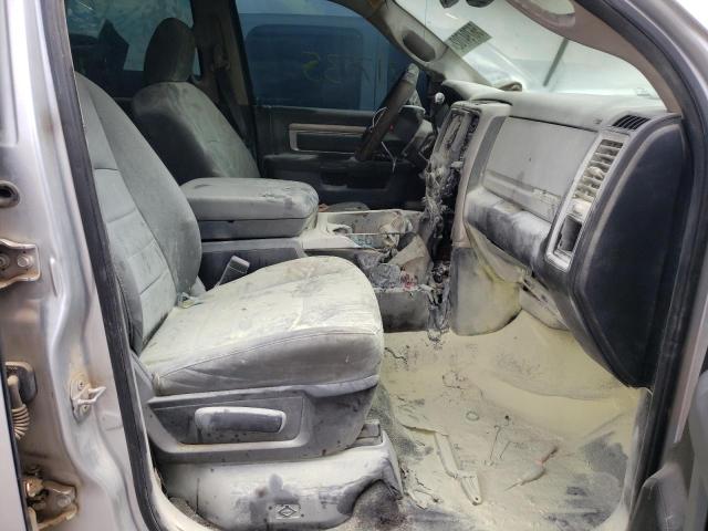 3C6UR5DL3GG187613 - 2016 RAM 2500 SLT 银色 照片 5