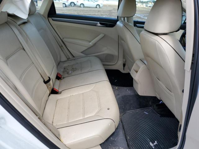 1VWDT7A39HC007238 - 2017 VOLKSWAGEN PASSAT R-L WHITE photo 6