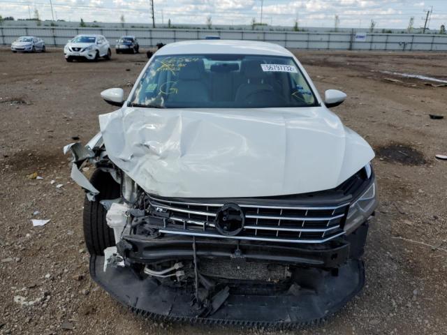 1VWDT7A39HC007238 - 2017 VOLKSWAGEN PASSAT R-L WHITE photo 9