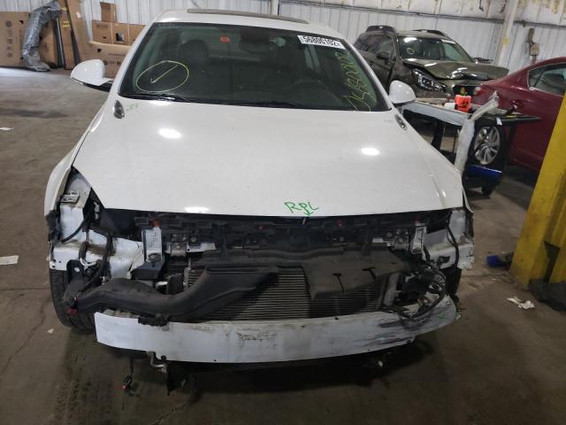 2G4GL5EX4H9135312 - 2017 BUICK REGAL SPOR WHITE photo 9