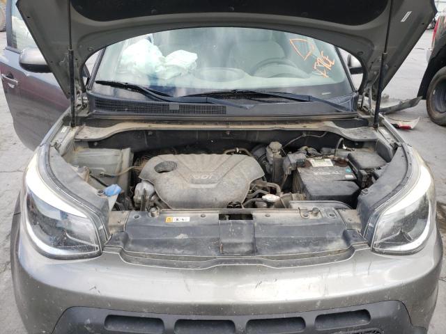 KNDJN2A26E7054127 - 2014 KIA SOUL GRAY photo 7