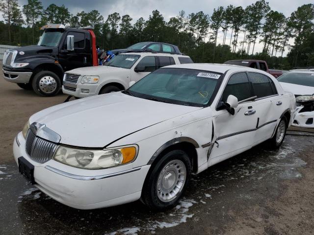 1LNHM81WXYY906724 - 2000 LINCOLN TOWNCAR WHITE photo 2