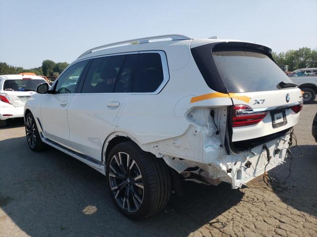 5UXCW2C00M9G17484 - 2021 BMW X7 XDRIVE4 WHITE photo 3
