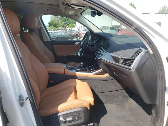 5UXCW2C00M9G17484 - 2021 BMW X7 XDRIVE4 WHITE photo 5