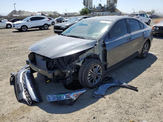 3KPF24AD9NE490160 - 2022 KIA FORTE FE GRAY photo 2