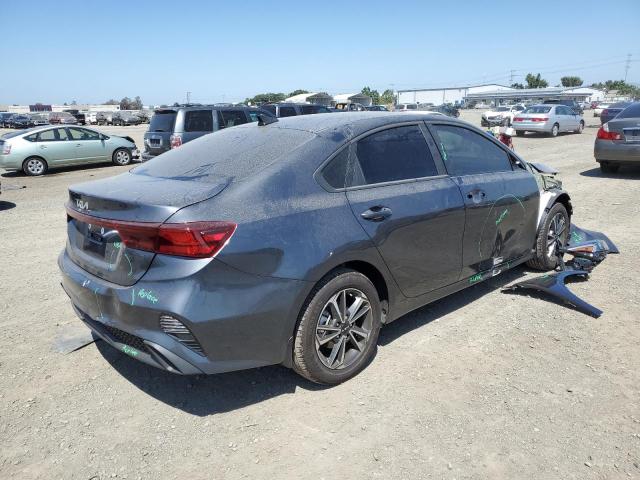 3KPF24AD9NE490160 - 2022 KIA FORTE FE GRAY photo 4