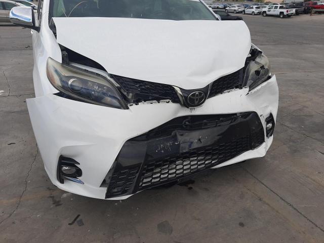 5TDXZ3DC6JS922507 - 2018 TOYOTA SIENNA SE WHITE photo 9