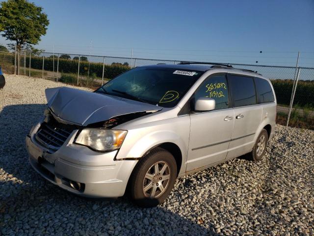 2A8HR54119R607352 - 2009 CHRYSLER TOWN & COU SILVER photo 2