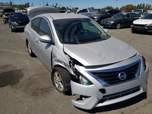 3N1CN7AP3GL867234 - 2016 NISSAN VERSA S SILVER photo 1