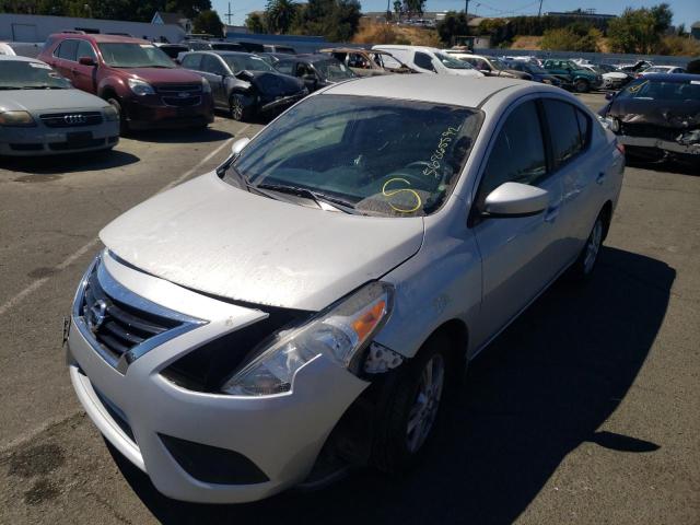 3N1CN7AP3GL867234 - 2016 NISSAN VERSA S SILVER photo 2