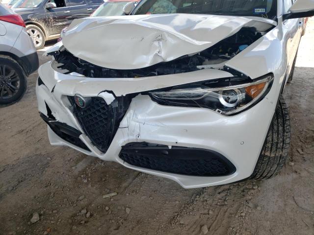 ZASFAKBNXJ7B70328 - 2018 ALFA ROMEO STELVIO TI WHITE photo 9
