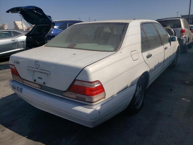 WDBGA33G8XA410926 - 1999 MERCEDES-BENZ S 320 WHITE photo 4