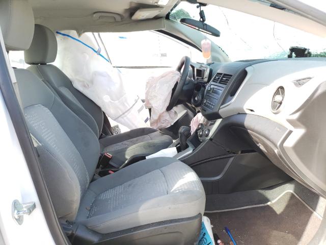 1G1JA5SH6F4196604 - 2015 CHEVROLET SONIC LS WHITE photo 5