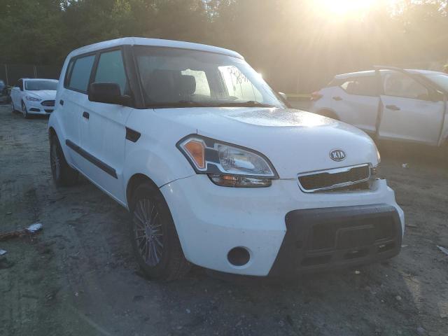 KNDJT2A18A7166208 - 2010 KIA SOUL WHITE photo 1