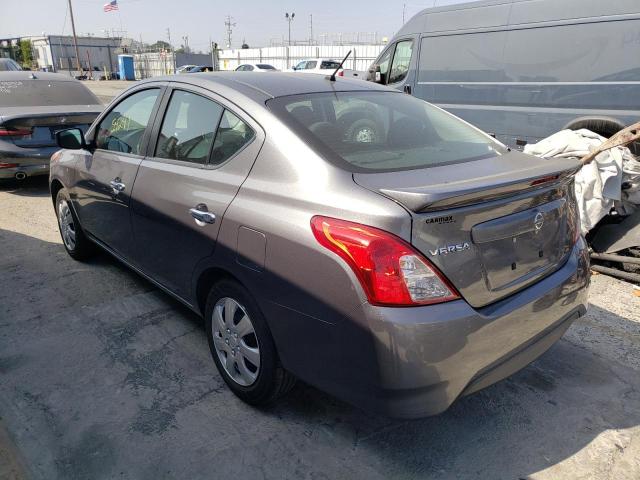 3N1CN7AP7JL872119 - 2018 NISSAN VERSA S GRAY photo 3