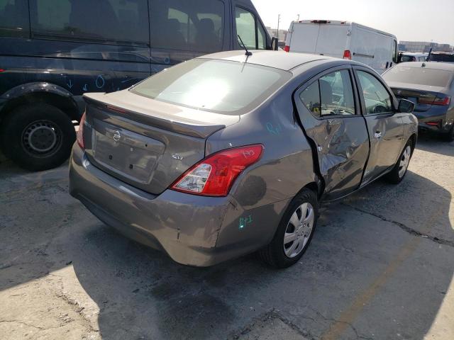 3N1CN7AP7JL872119 - 2018 NISSAN VERSA S GRAY photo 4