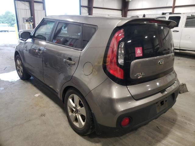 KNDJN2A25J7527767 - 2018 KIA SOUL GRAY photo 3