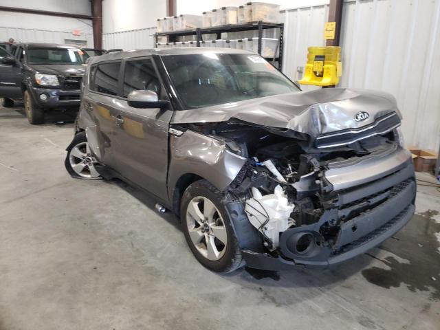 KNDJN2A25J7527767 - 2018 KIA SOUL GRAY photo 9