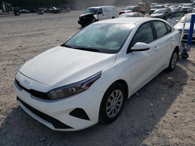 3KPF24AD9NE497724 - 2022 KIA FORTE FE WHITE photo 2