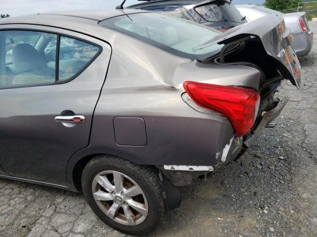 3N1CN7AP2CL824966 - 2012 NISSAN VERSA S GRAY photo 9