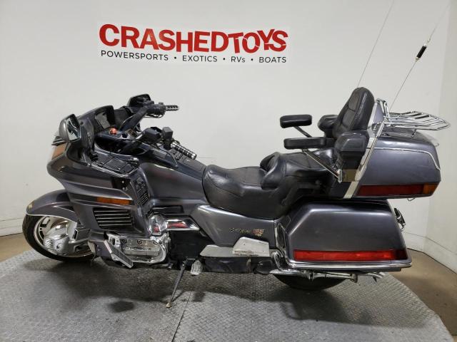 1HFSC2200JA001367 - 1988 HONDA GL1500 GRAY photo 3