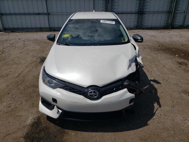 JTNKARJE4GJ515099 - 2016 TOYOTA SCION IM WHITE photo 9