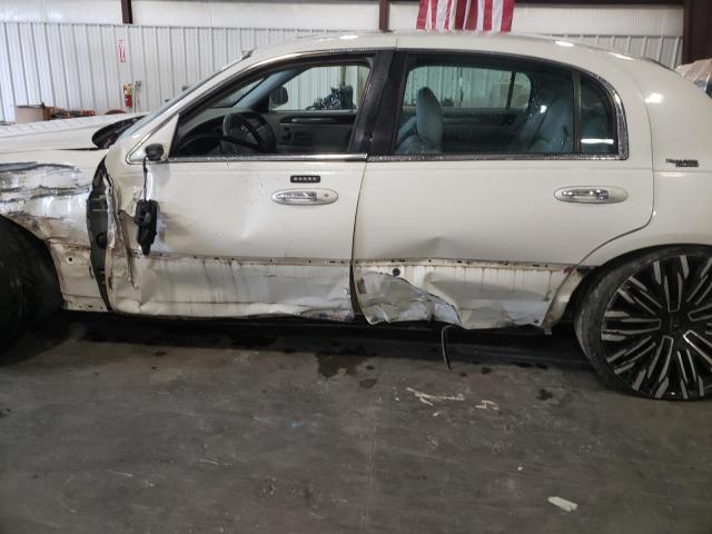 1LNHM82V16Y647902 - 2006 LINCOLN TOWN CAR S WHITE photo 10